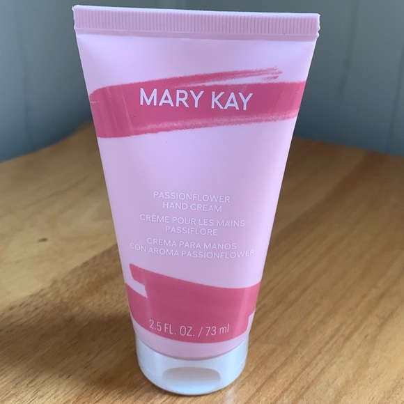 Mary Kay® Hand Cream - Passion Flower NIB - Picture 1 of 2